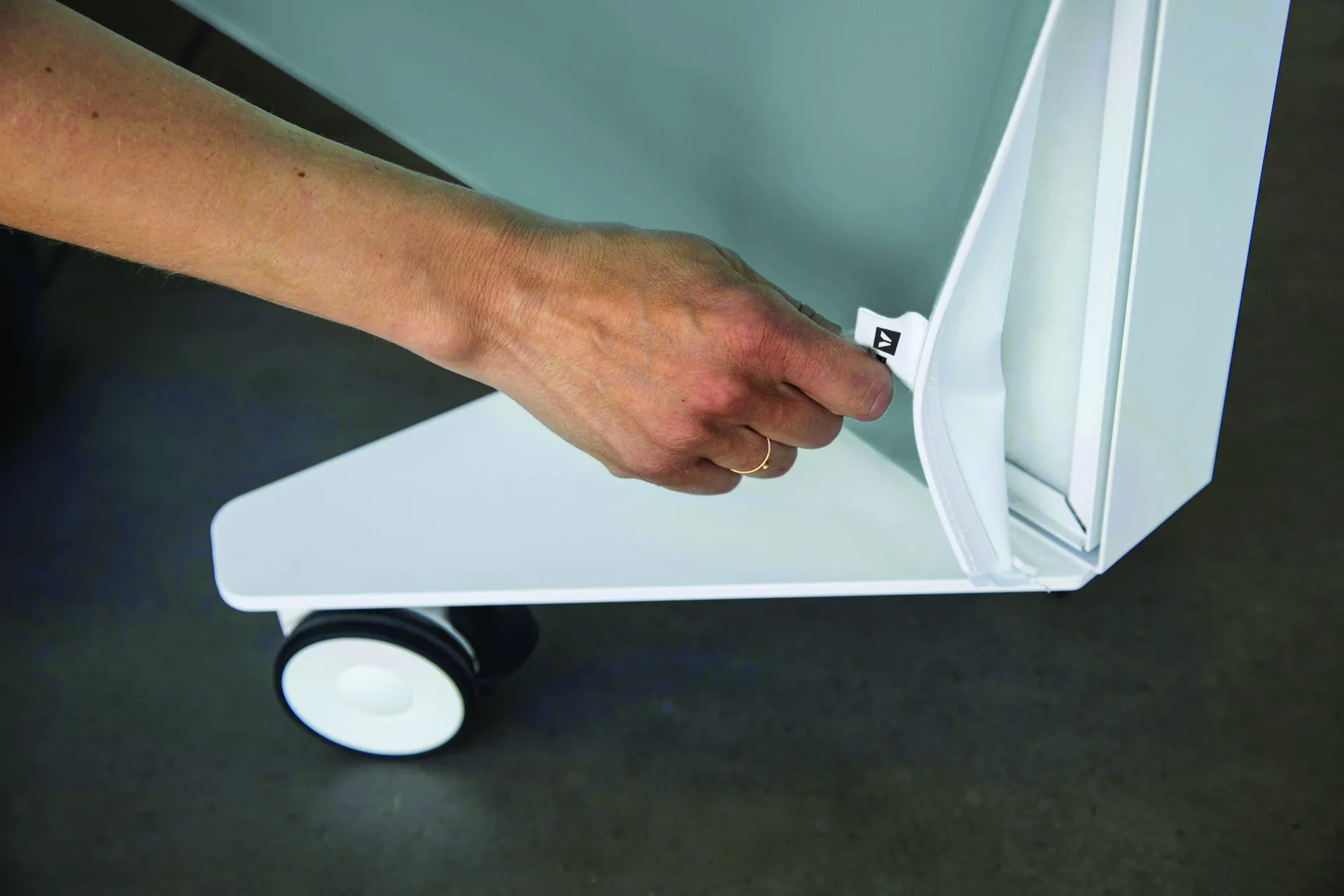 Rockfon® Canva Floor Screen | Acoustic Room Divider