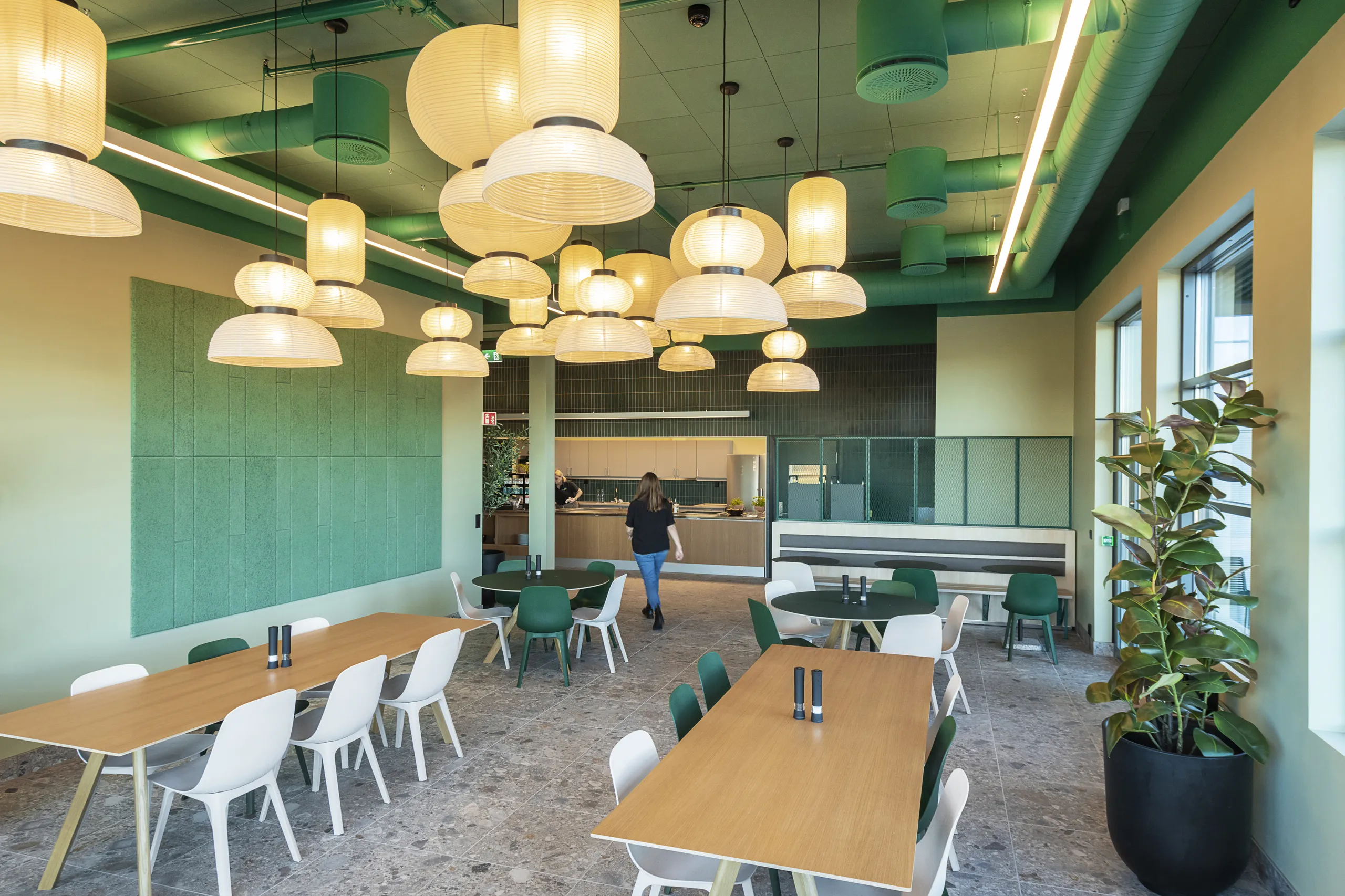 Acoustic Solutions for Coworking and Hot Desk Areas | Rockfon