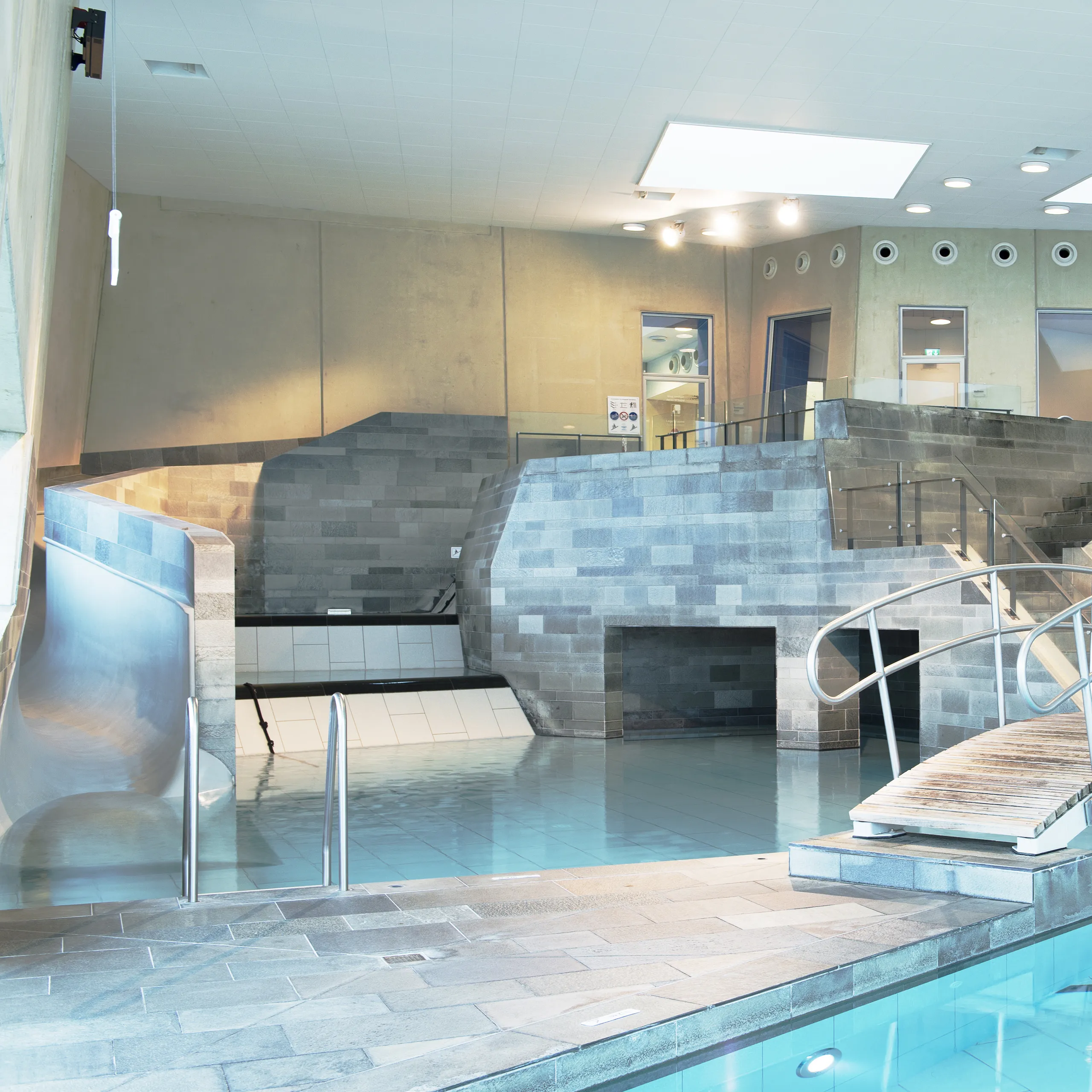 Chicago Metallic T24 Click D2890 ECR Class D | Ceiling Grid