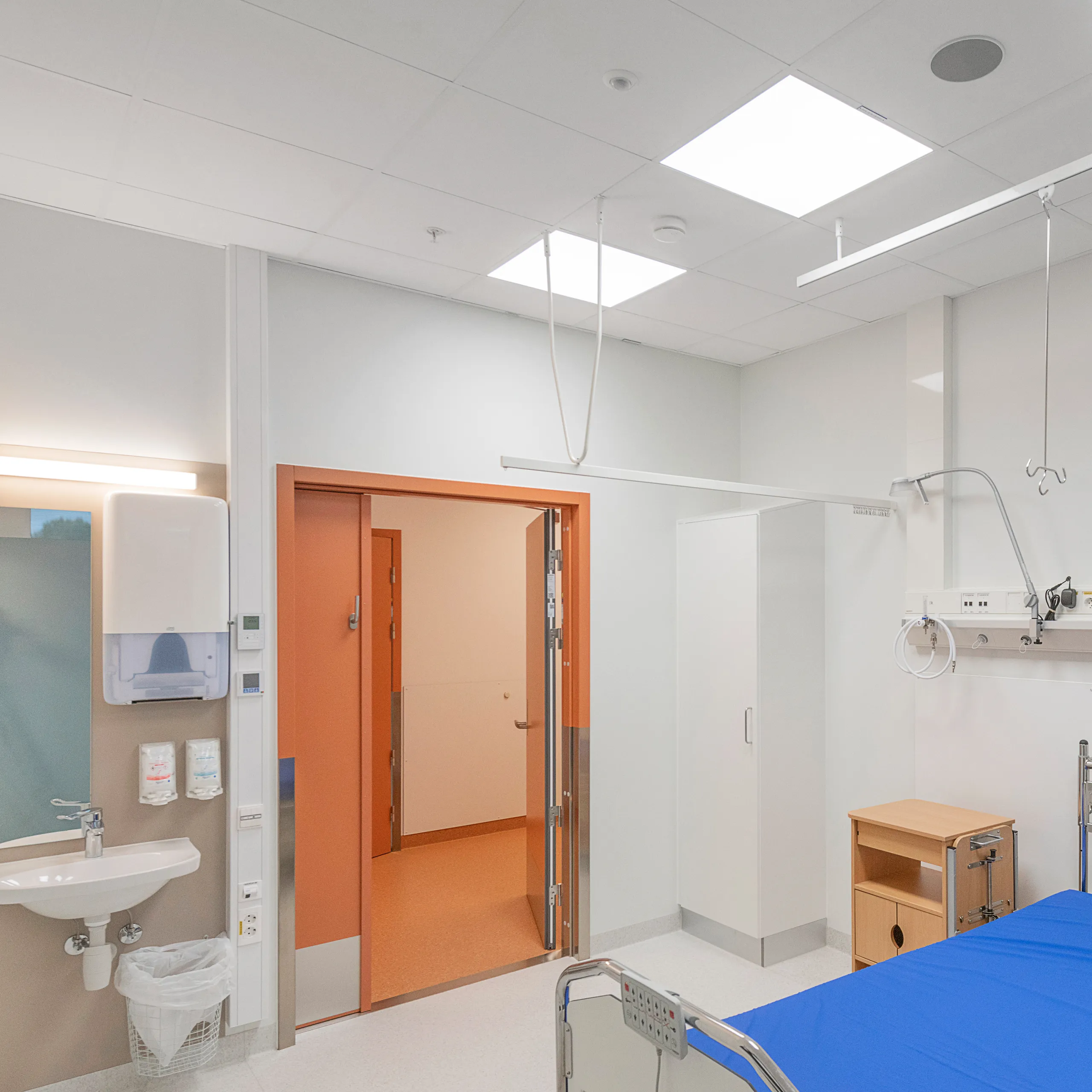 Rockfon MediCare® Standard | Cleanroom Acoustic Ceiling Tiles
