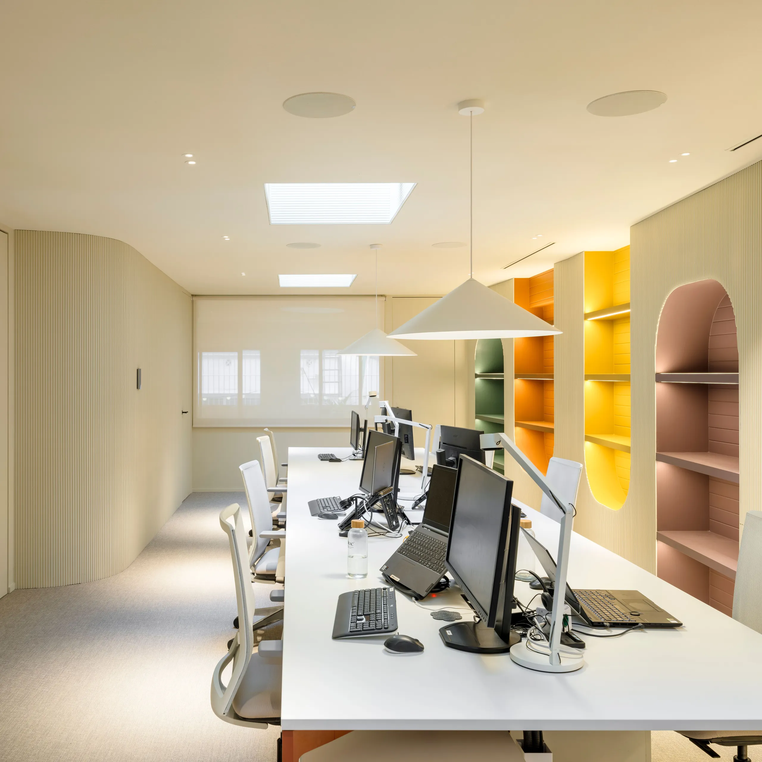 Acoustic Solutions for Coworking and Hot Desk Areas | Rockfon