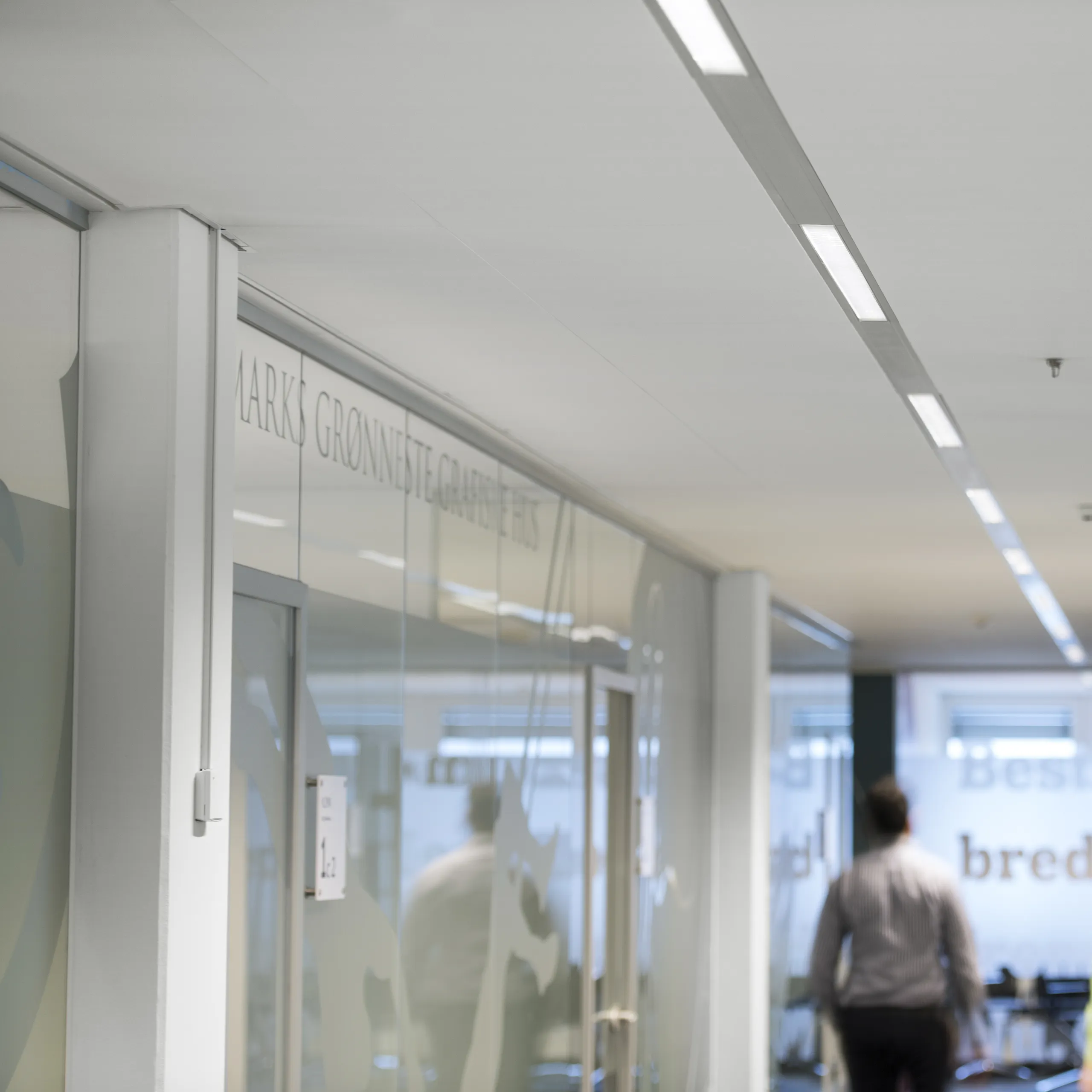 Rockfon Sonar® | White Acoustic Ceiling Tiles