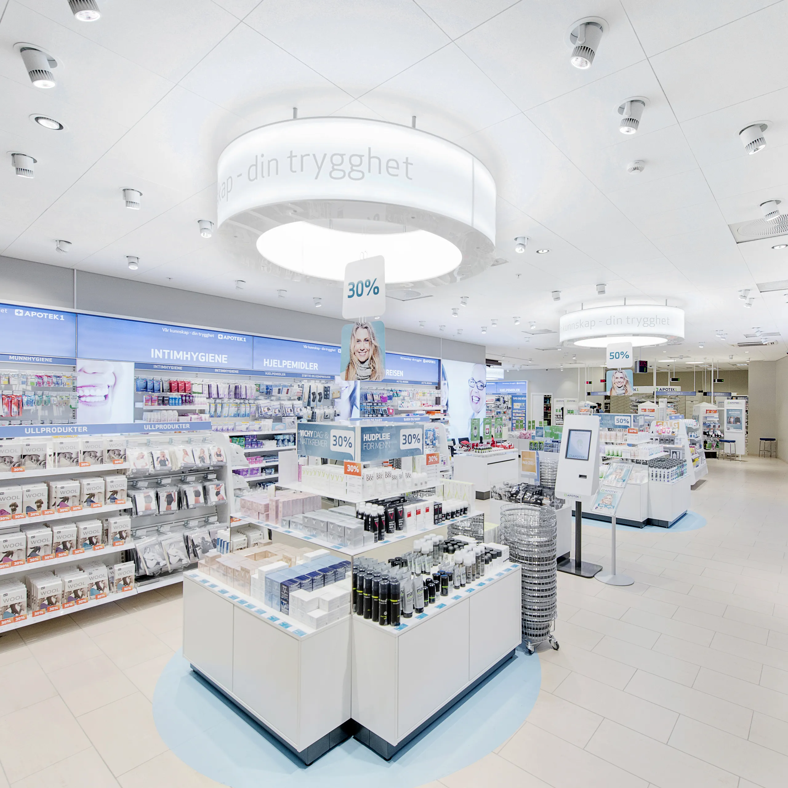 A boutique store and showroom with Rockfon Mono Acoustic for noise control.