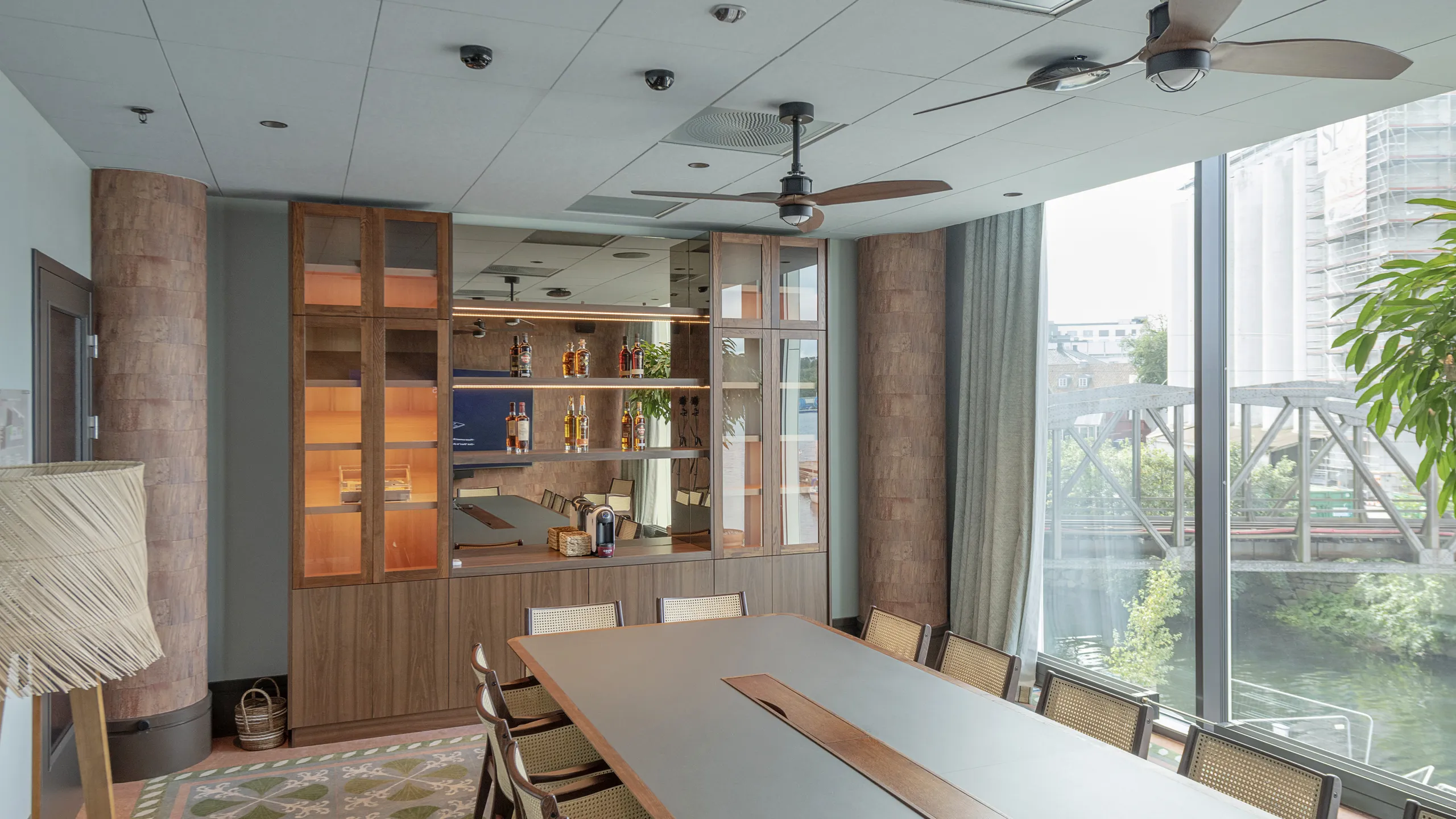 Meeting Room in Hotel Riviera in Moss Norway with Rockfon Color-all dB46 D-Edge