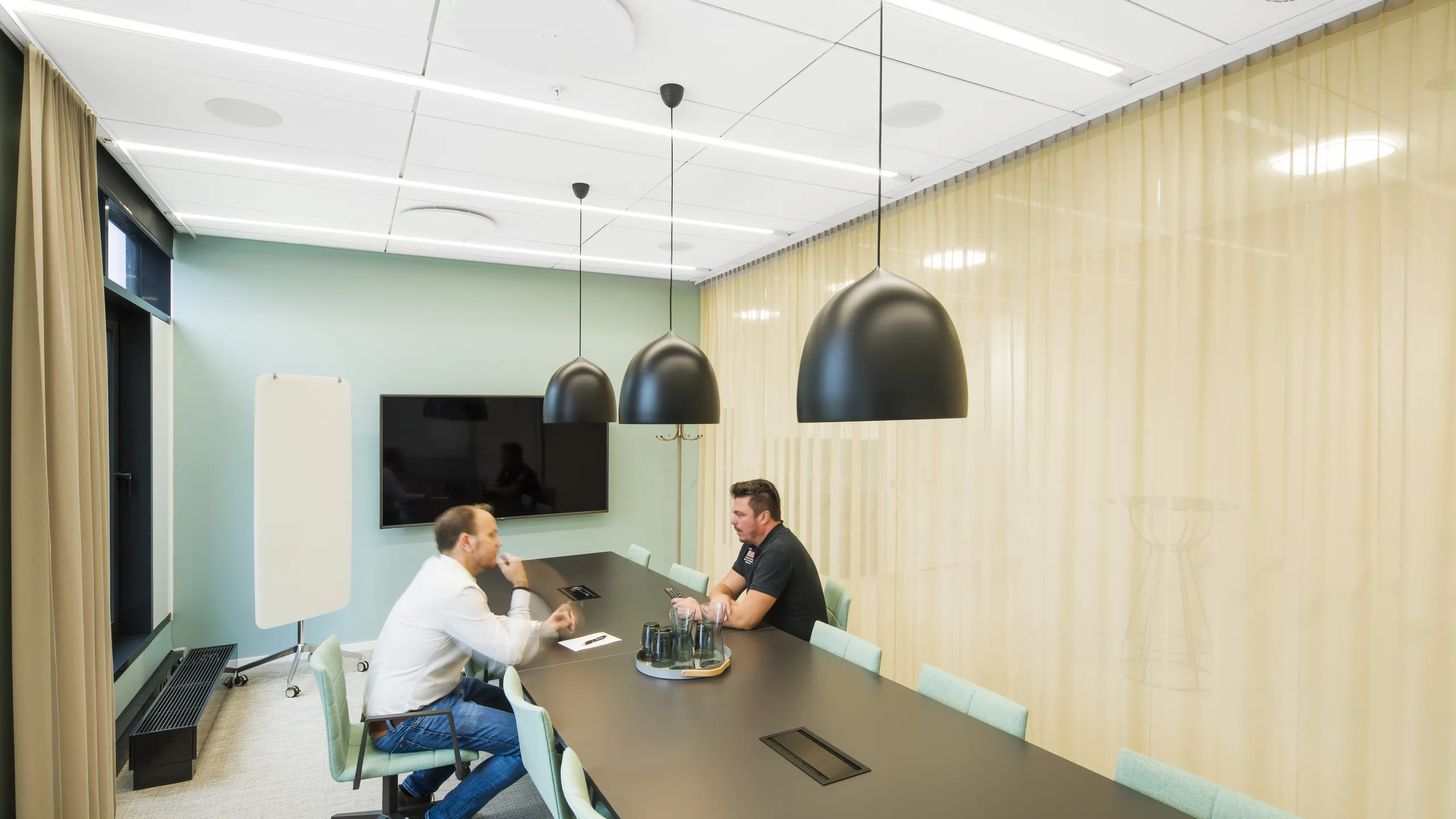 SE, World Trade Center, Malmö, Horisont Arkitekter AB, Office, Rockfon Blanka, M-edge, 1200x600, White, Chicago Metallic 2890 T24 Click, OPen Plan Office