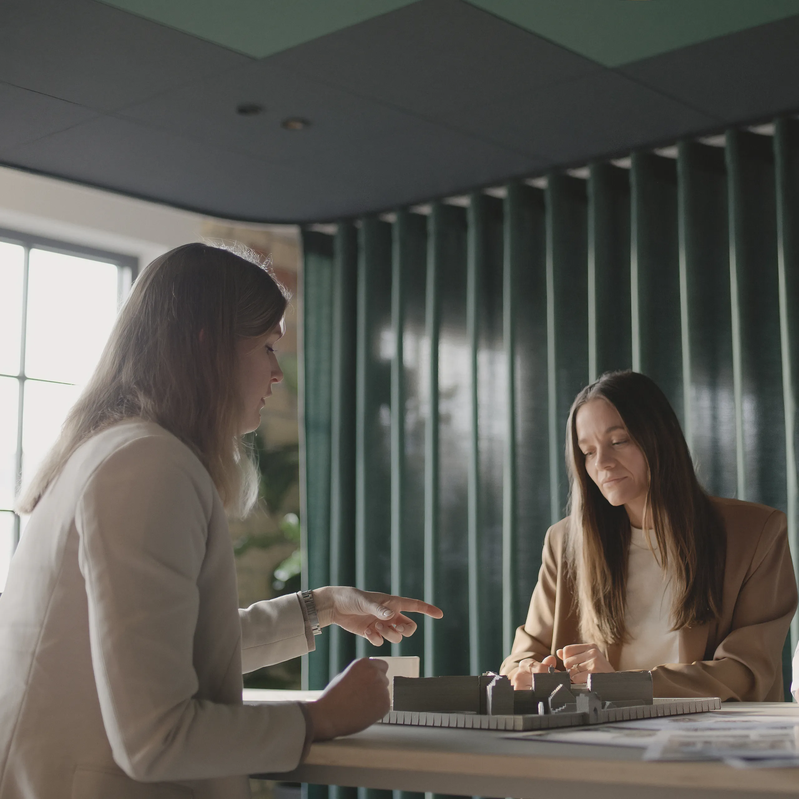 Rockfon® Hub | Room-in-Room Acoustic Zone